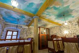 Хостелы Old Town Youth Hostel Котор-4